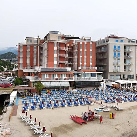 Hotel & Residence Stella Maris Pietra Ligure Εξωτερικό φωτογραφία