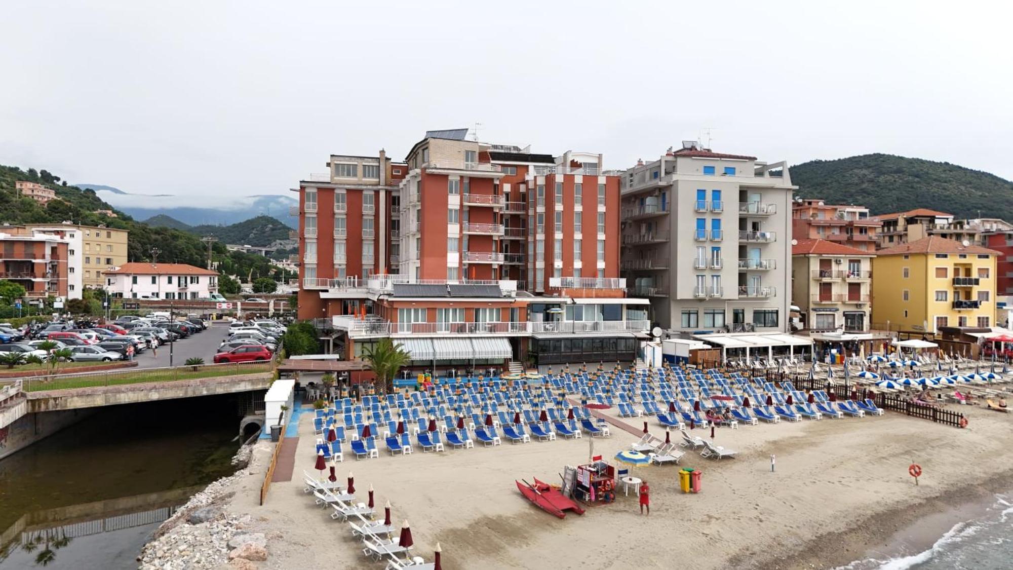 Hotel & Residence Stella Maris Pietra Ligure Εξωτερικό φωτογραφία